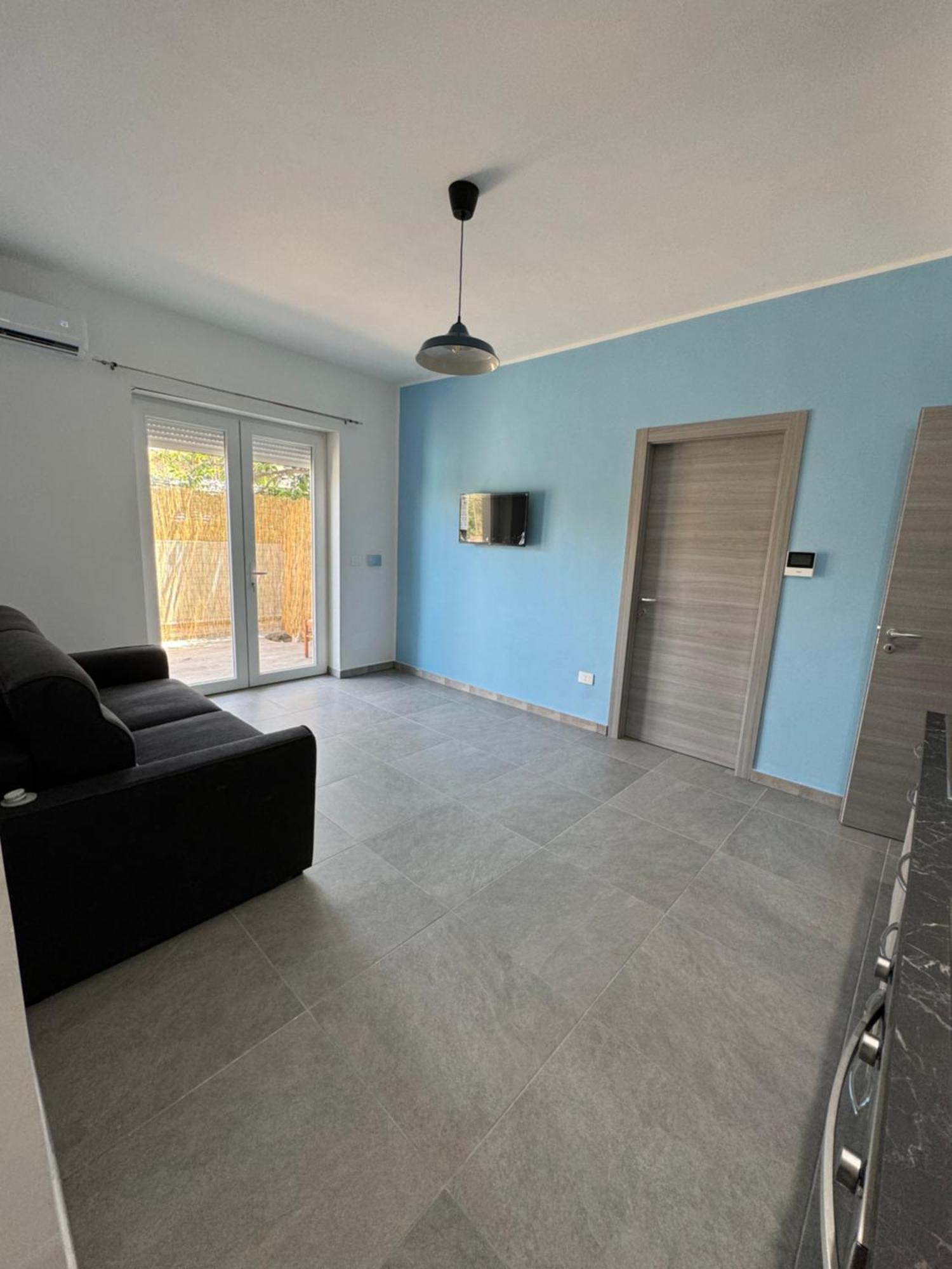 Nathouse Apartment Вилафранка Тирена Екстериор снимка