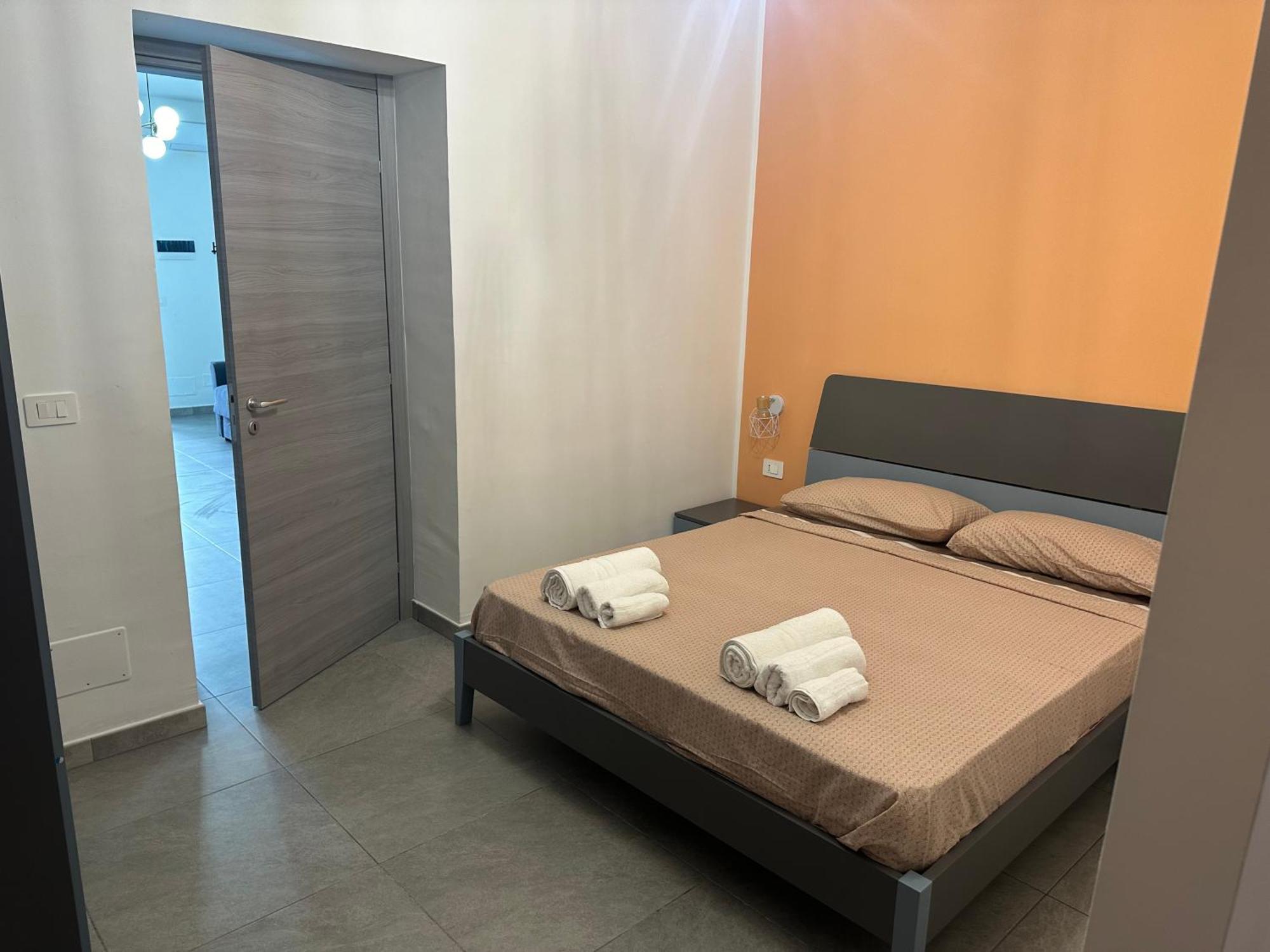 Nathouse Apartment Вилафранка Тирена Екстериор снимка
