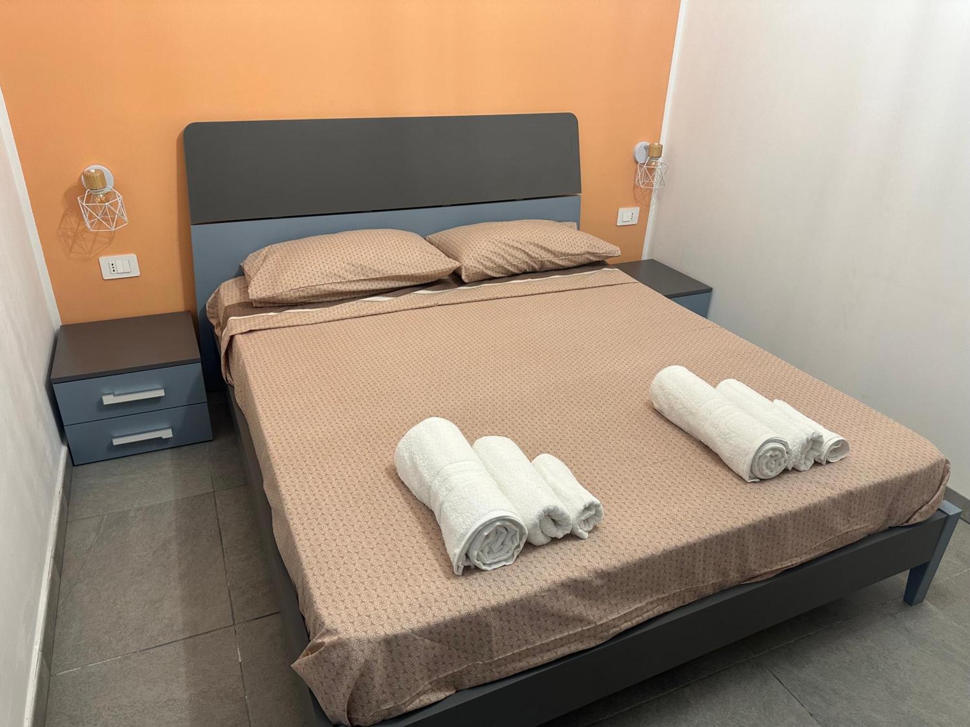 Nathouse Apartment Вилафранка Тирена Екстериор снимка