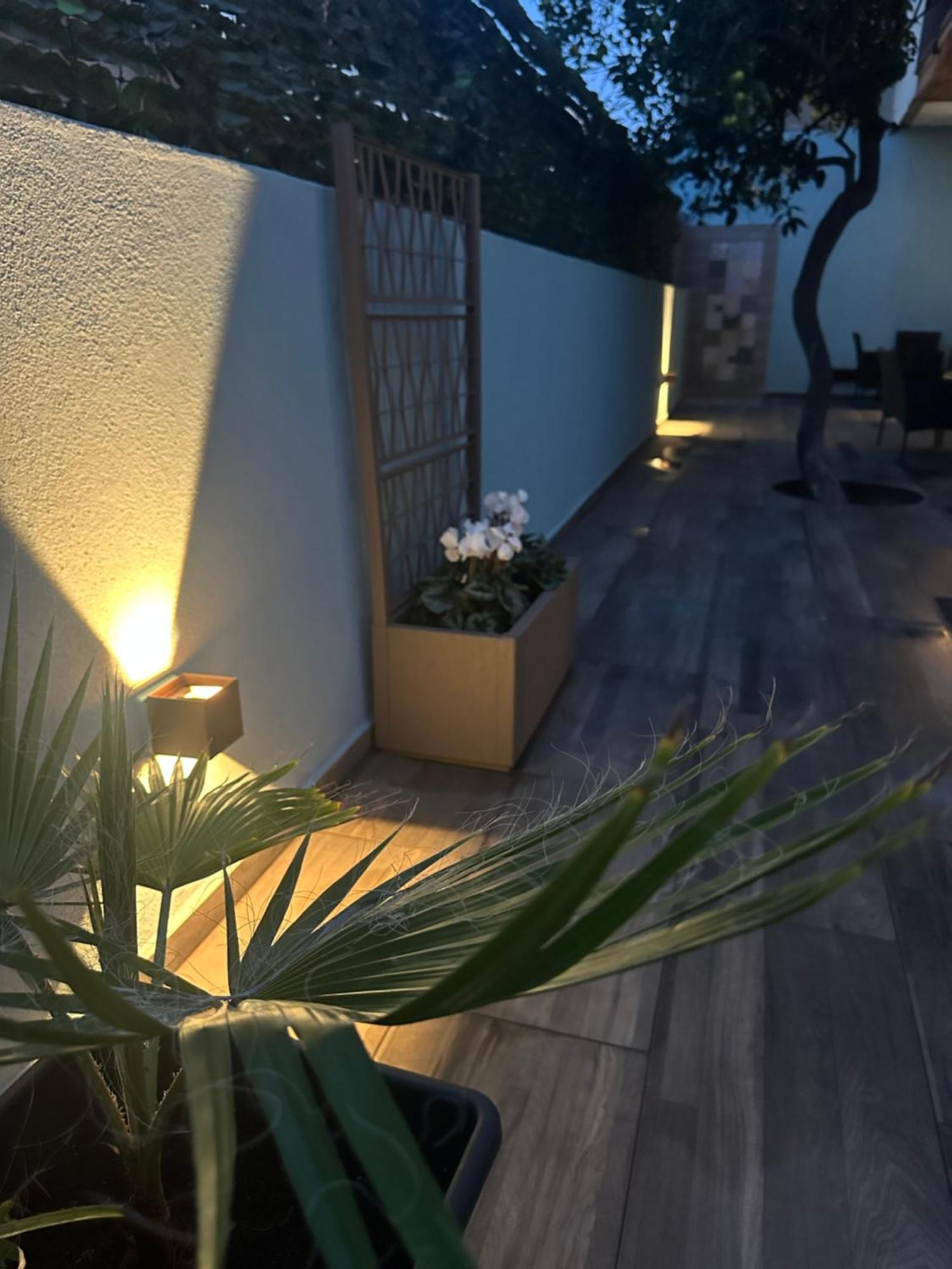 Nathouse Apartment Вилафранка Тирена Екстериор снимка