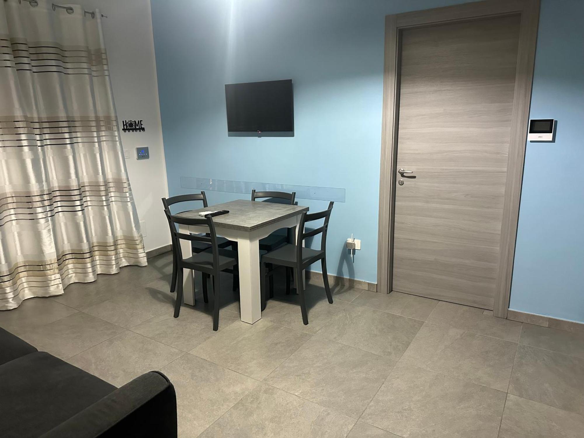 Nathouse Apartment Вилафранка Тирена Екстериор снимка