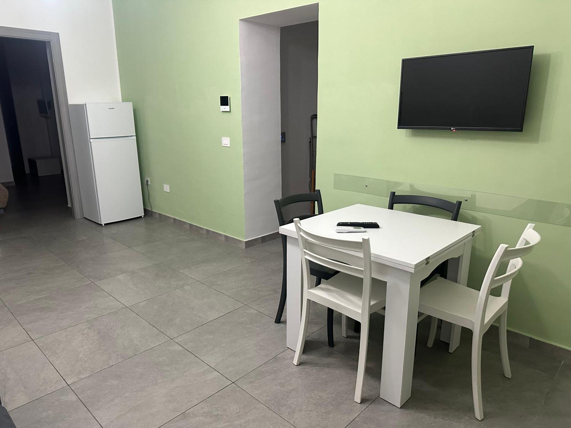 Nathouse Apartment Вилафранка Тирена Екстериор снимка