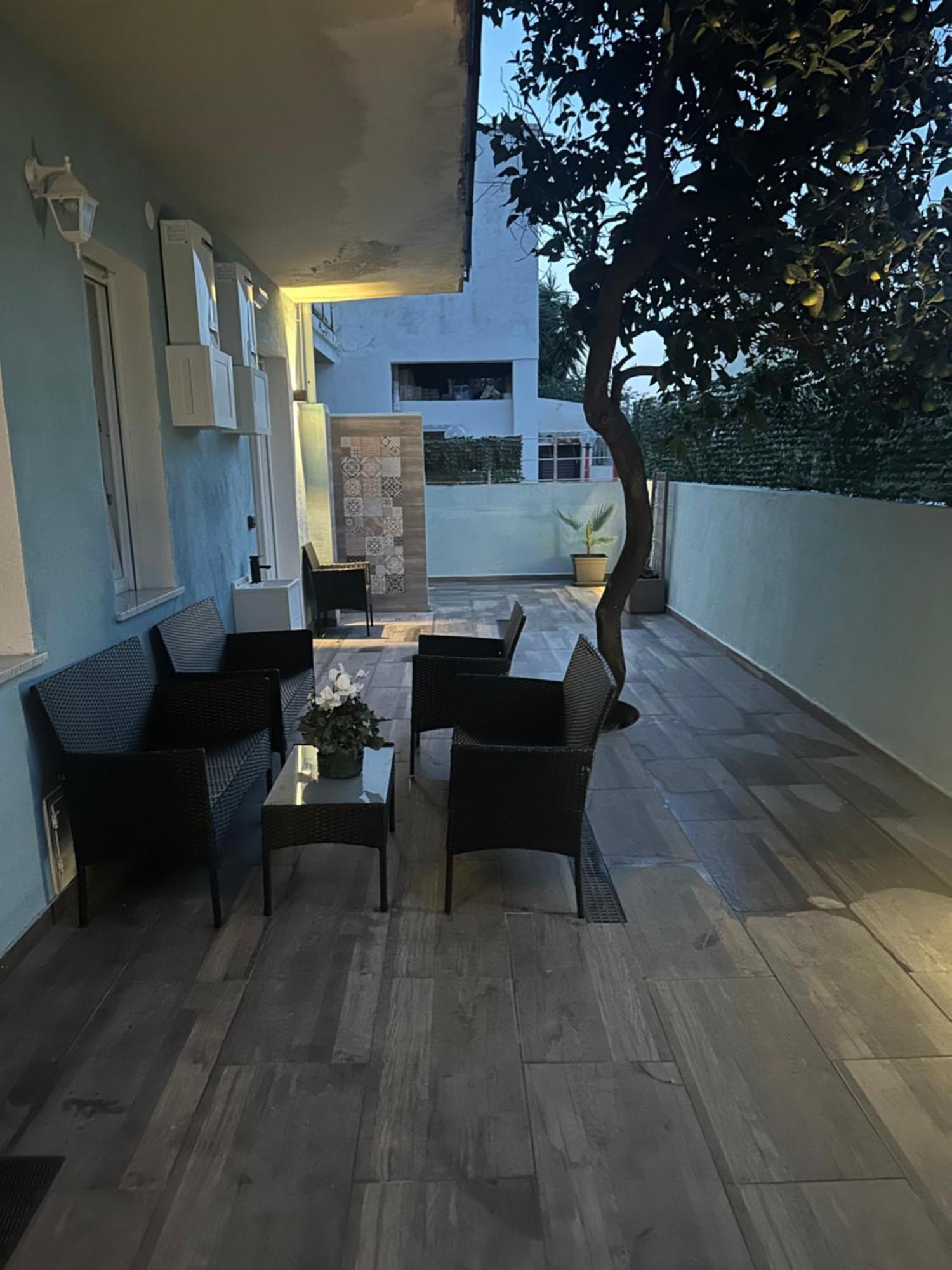 Nathouse Apartment Вилафранка Тирена Екстериор снимка